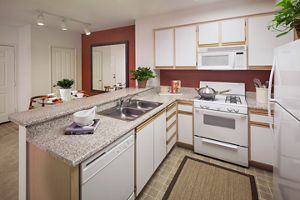 Features & Community Amenities Oak Glen Apartments